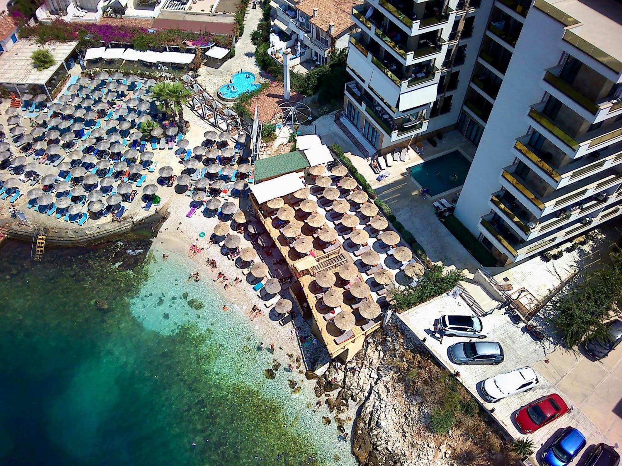 Golden Beach Suites Sarandë Exterior foto